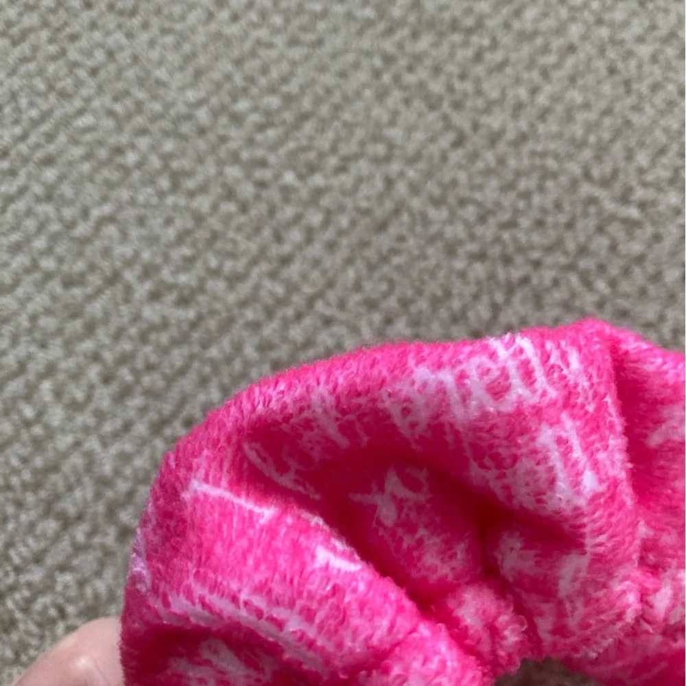 Hot Pink “I Feel Pretty” Plush Spa Headband with Bow Fluffy Stretchy Like New